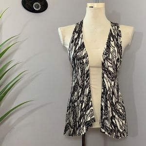 Daytrip Women's Vest detailed w sequins and jewels